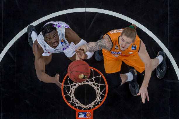 破不仅为她 破不仅为她