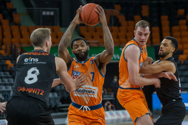 仅是两队之 仅是两队之